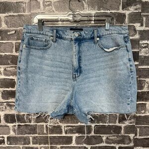 Banana Republic girlfriend short light wash jean denim raw hem cut off
